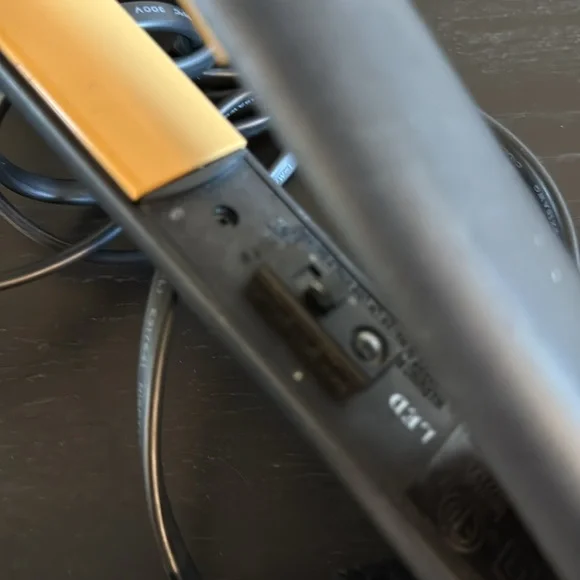 Chi Global Beauty Network Inc. Flat Iron - Picture 9 of 12